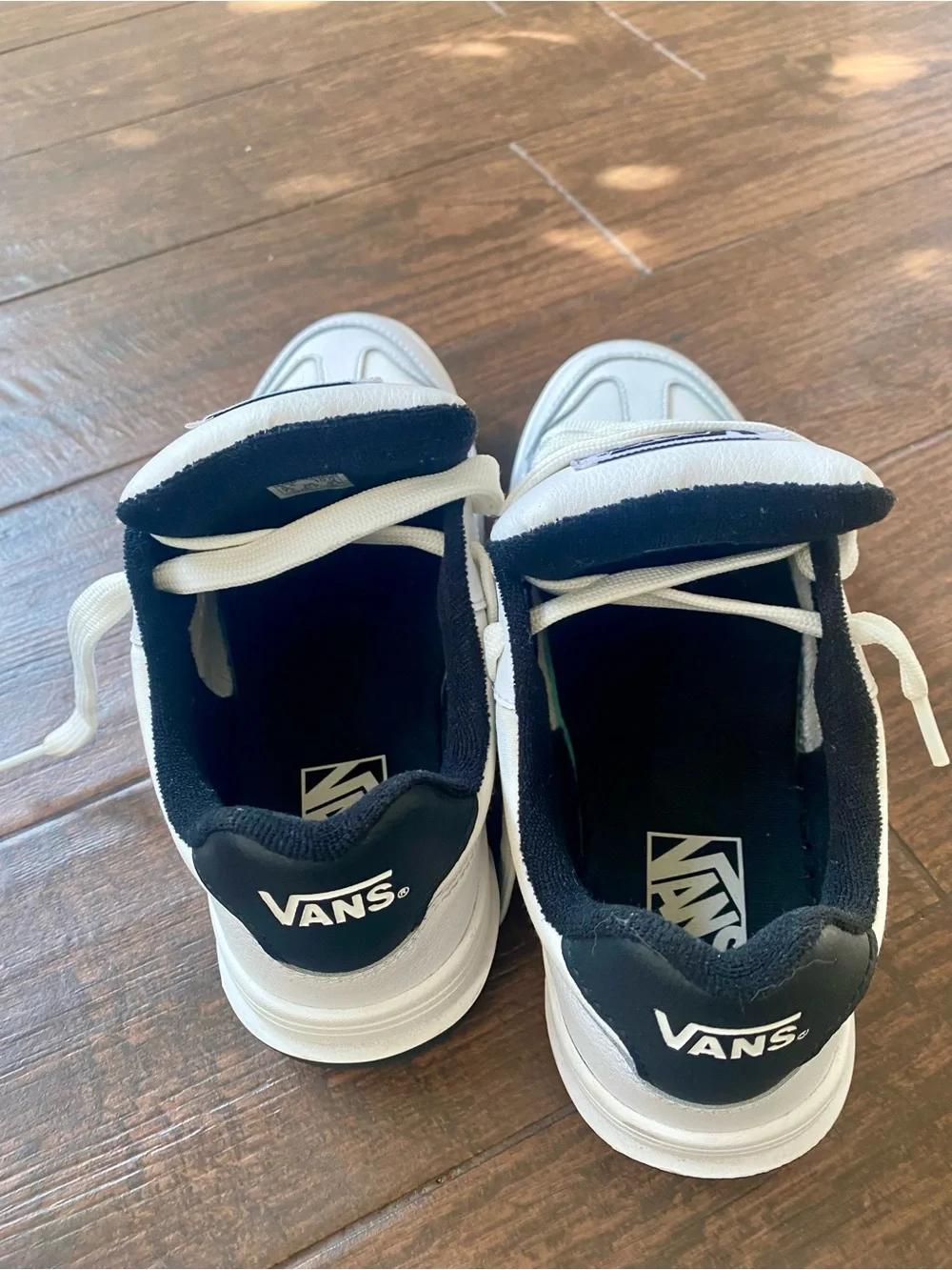 Vans Size 8.5 - Upland White Black White and Skate-Style Low Tops